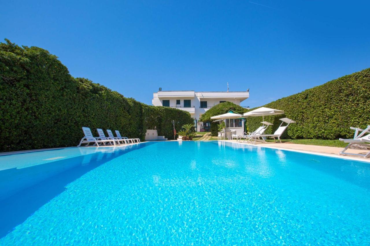 Residence Punta Cassano - In Piscina Sulla Spiaggia Di Sabbia San Foca Eksteriør bilde