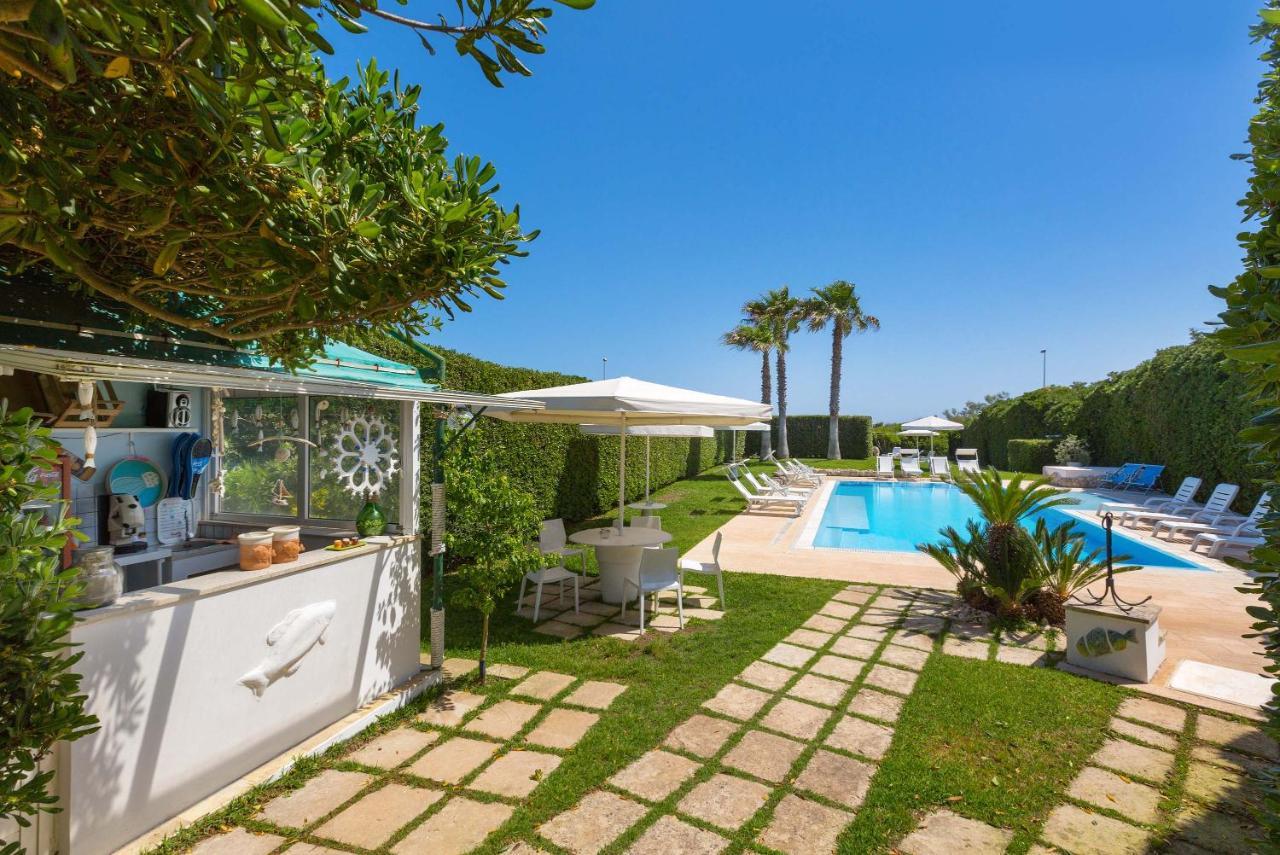Residence Punta Cassano - In Piscina Sulla Spiaggia Di Sabbia San Foca Eksteriør bilde